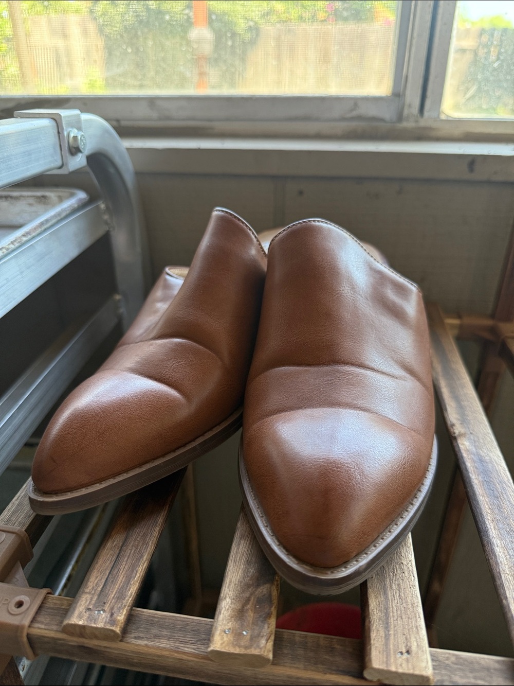 CL by Laundry Women's Brown Pointed Leather Slip-On Heels